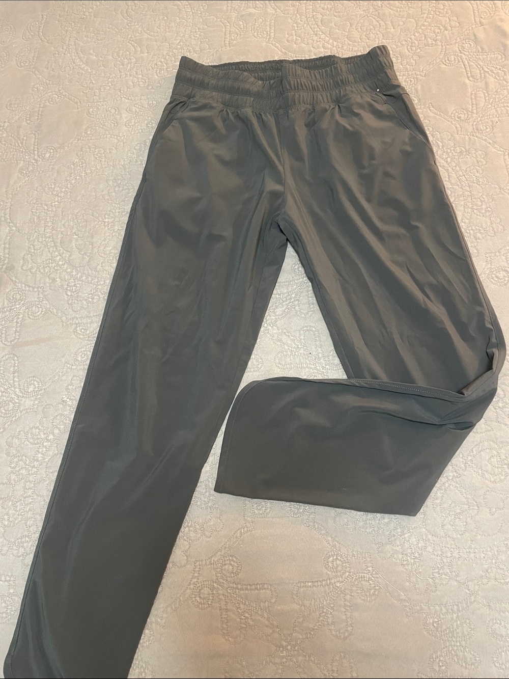 Free Fly Apparel Women's Cropped Ankle Pants in Charcoal